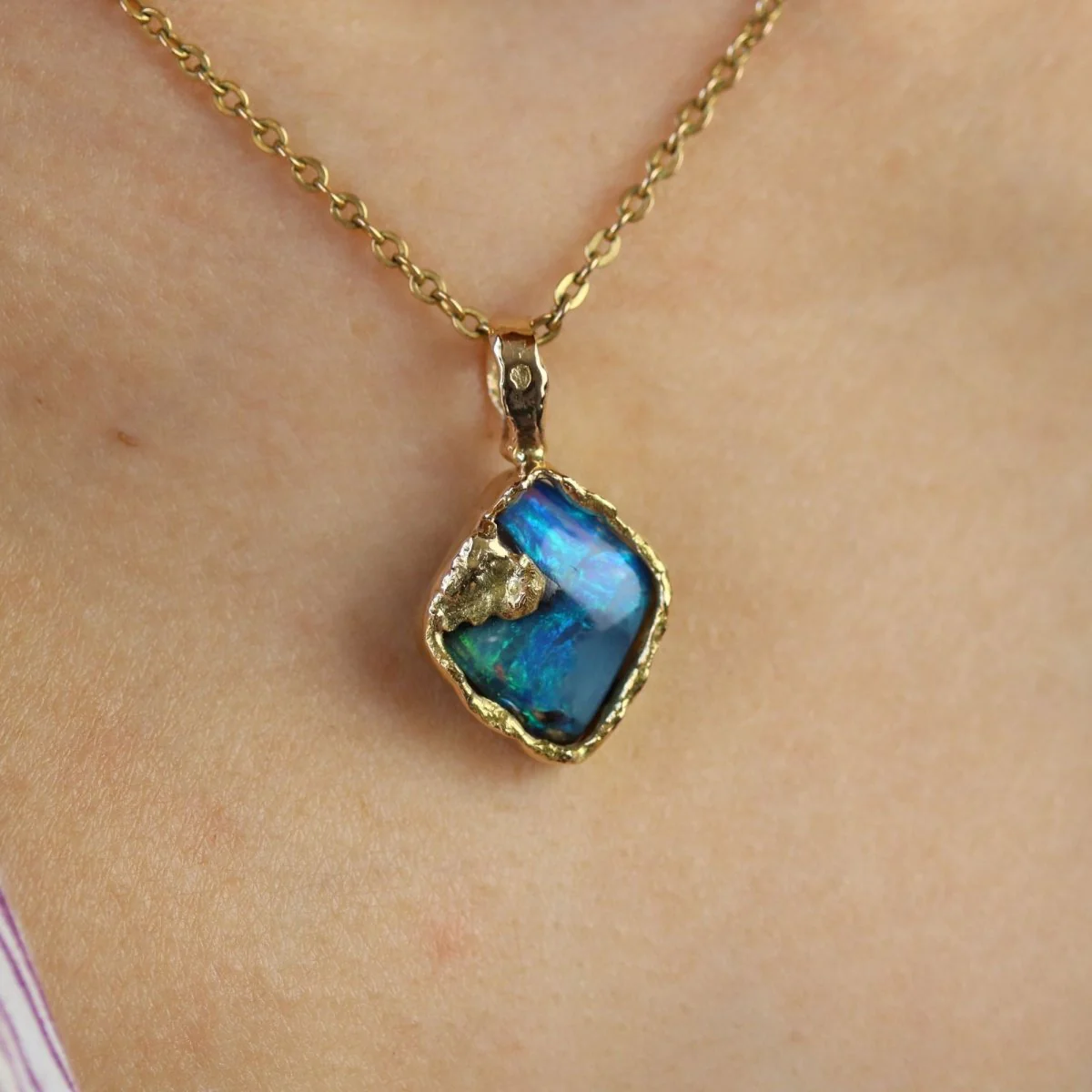 Pendentif en or jaune et opale - Image 2