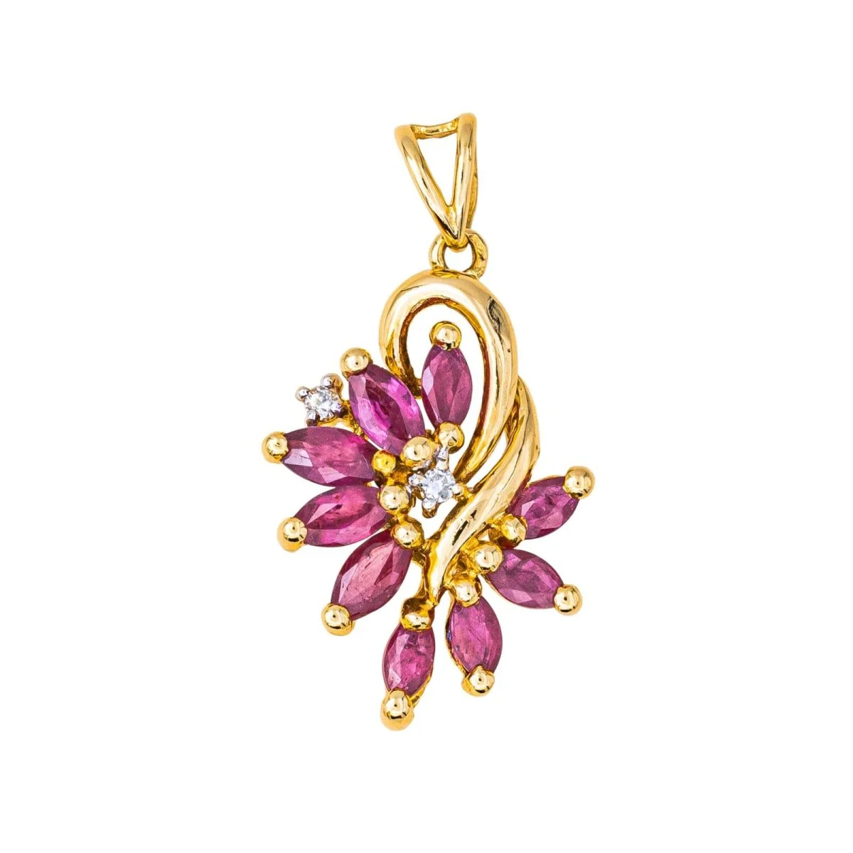 Pendentif en or jaune, rubis et diamants