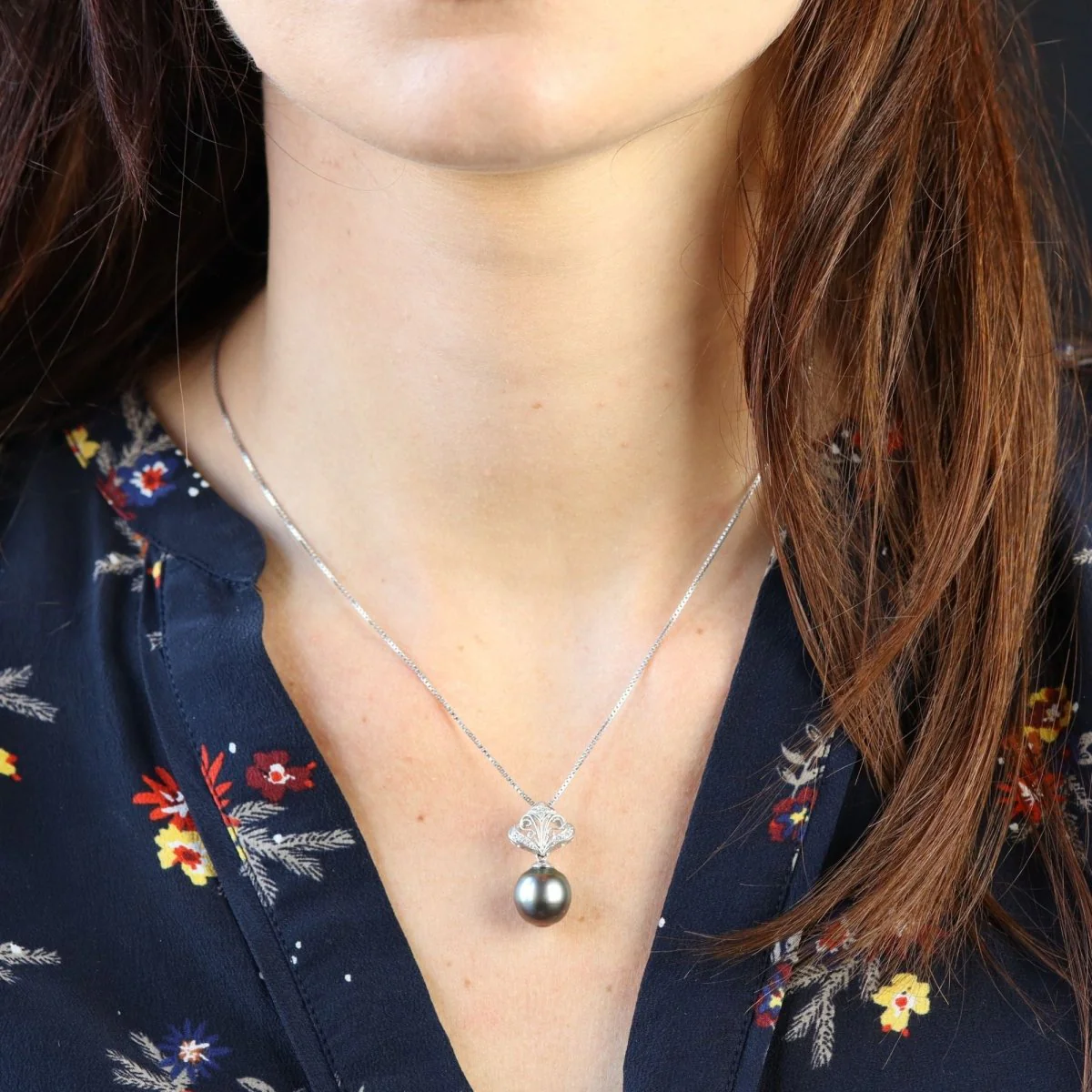 Collier Pendentif en or blanc, perle et diamants - Image 2