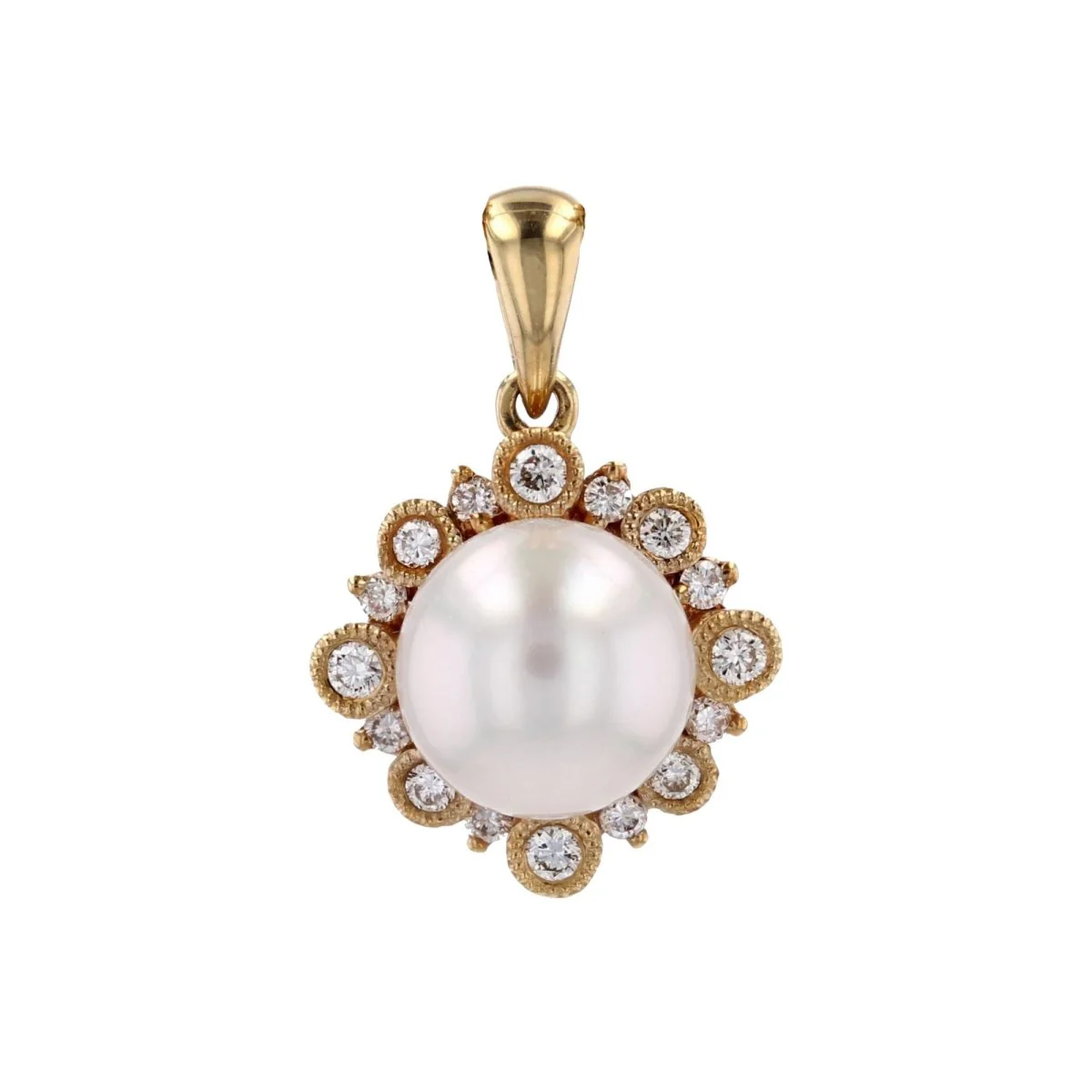 Pendentif en or jaune, perle et diamants
