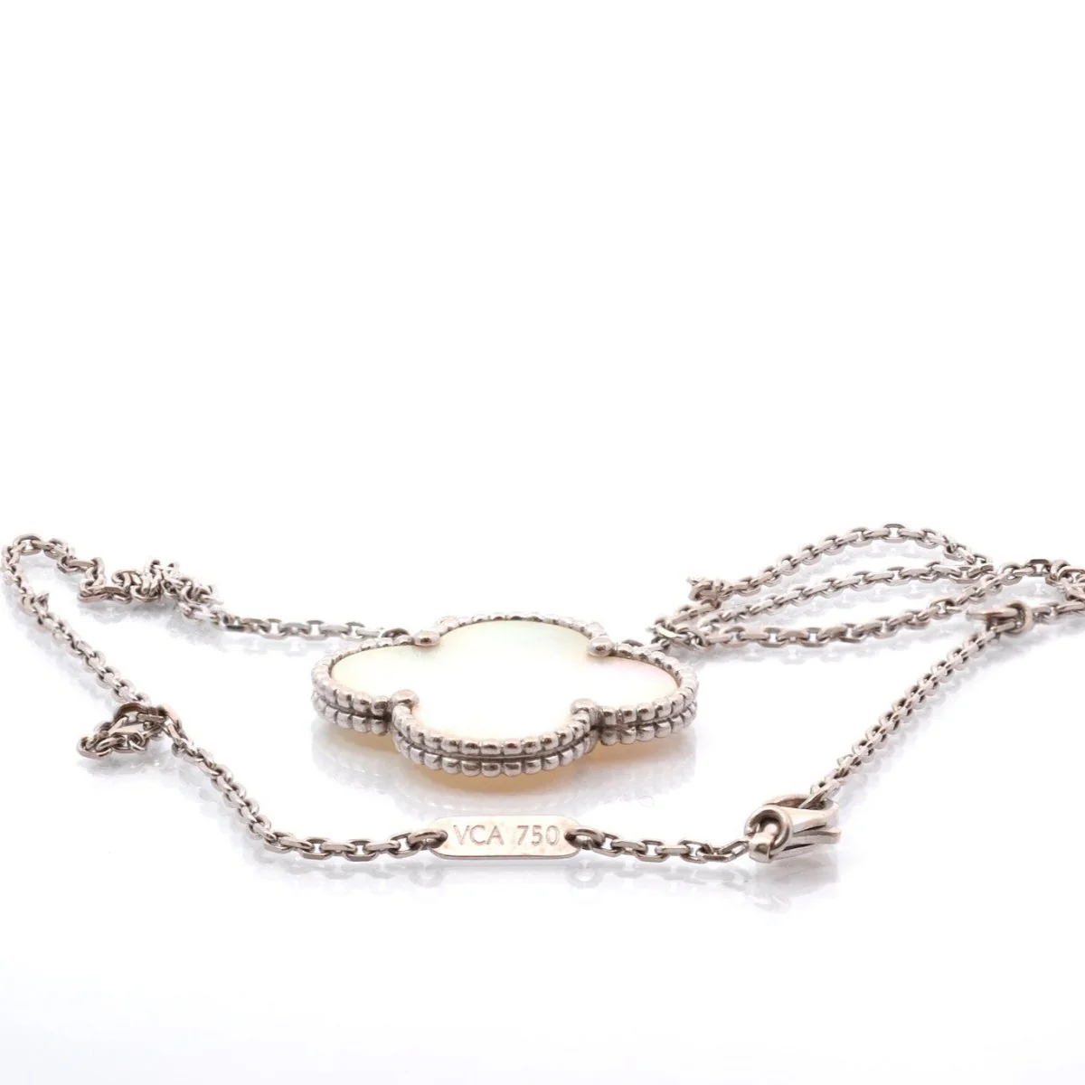 Collier Pendentif VAN CLEEF & ARPELS "Alhambra" en or jaune et nacre - Image 2