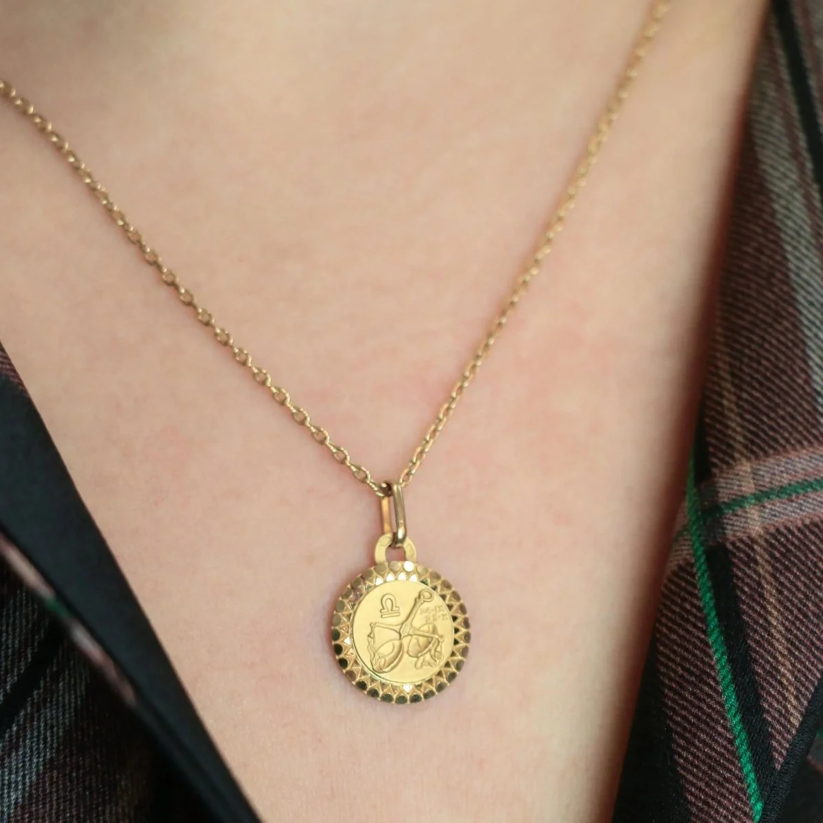 PERROUD Pendentif vintage signe du zodiaque Balance or jaune - Image 2