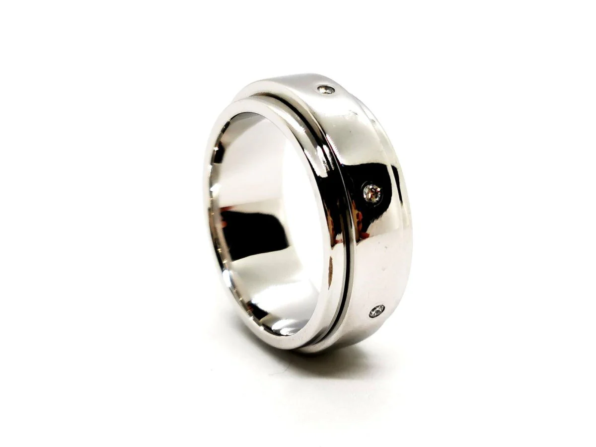 Piaget Bague Alliance Possession Or blanc Diamant - Image 4