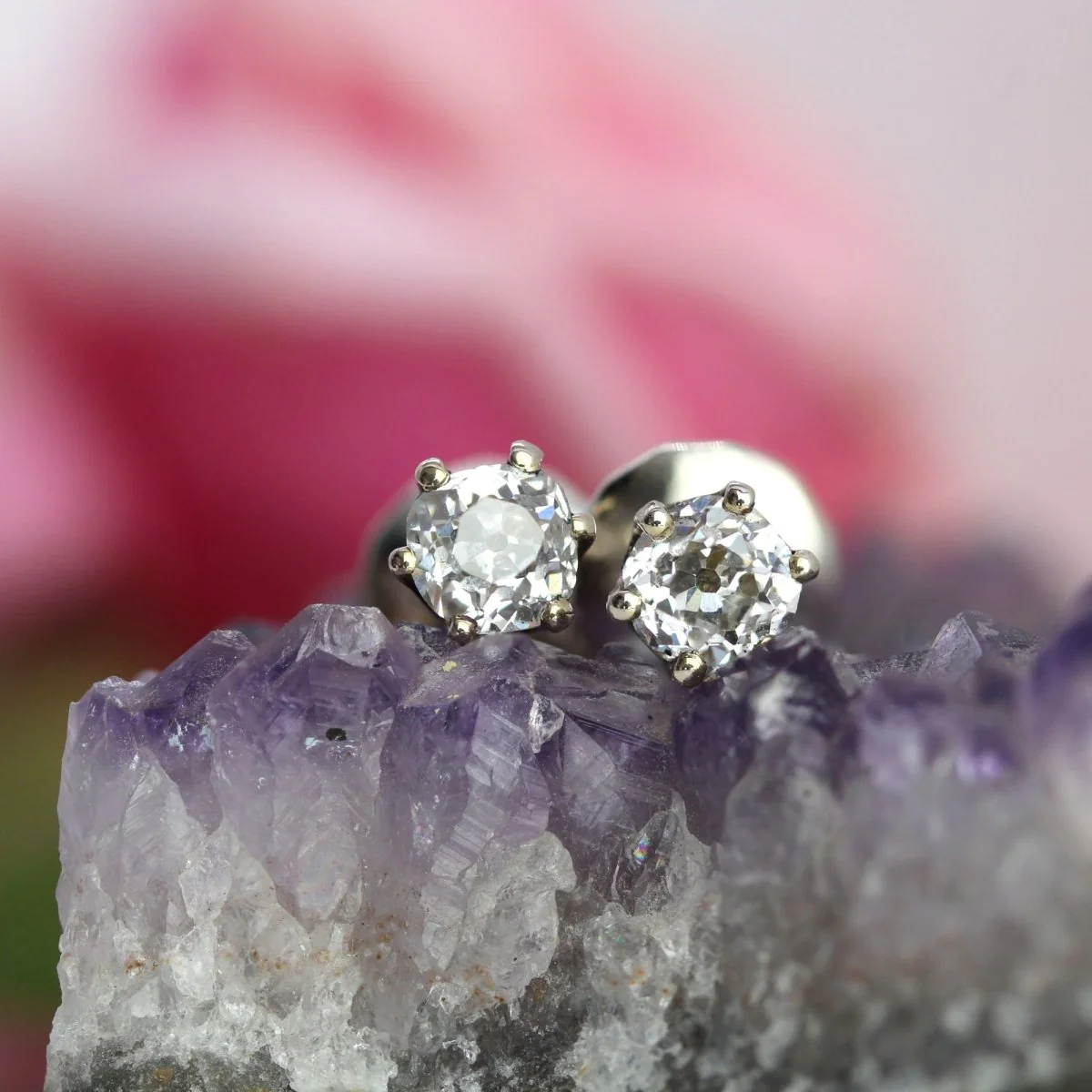 Boucles d'oreilles Puces en or blanc et diamants - Image 2