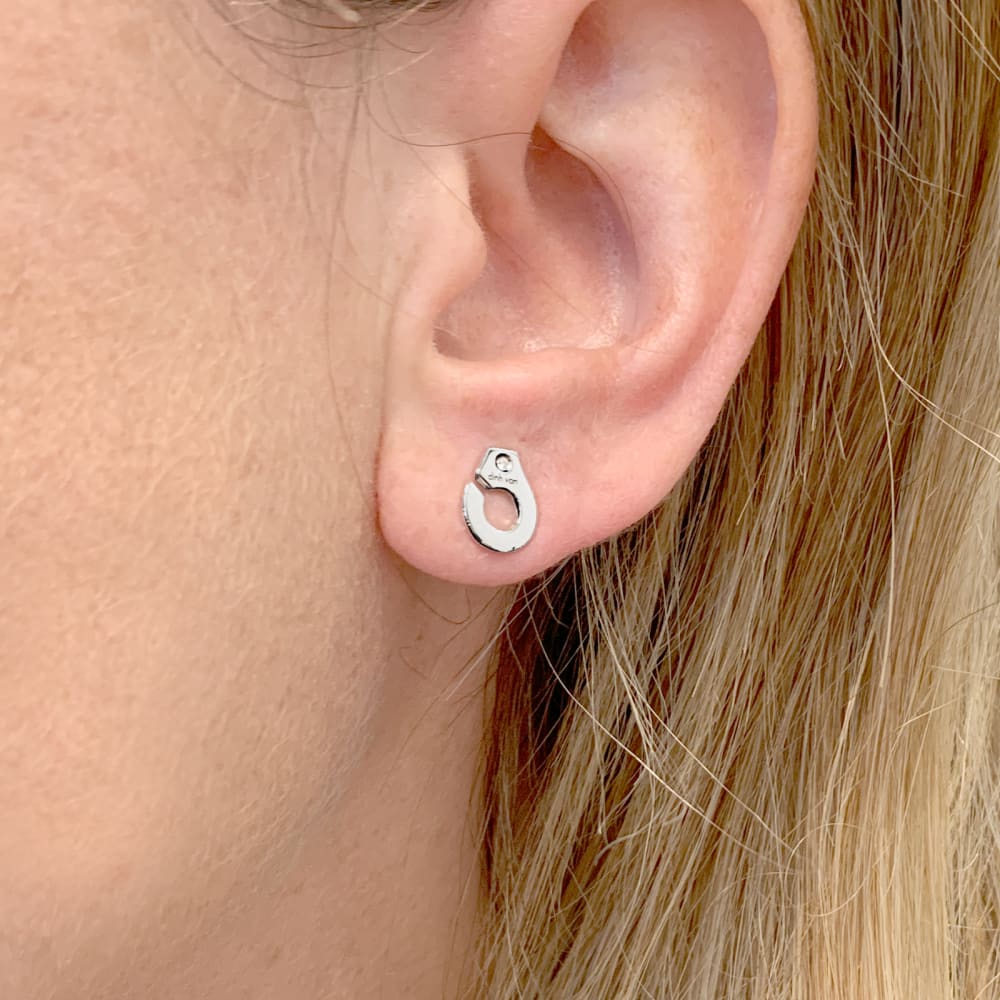 Boucles d'oreilles Puces DINH VAN "Menottes R7,5" en or blanc et diamants - Image 2