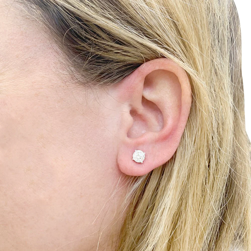 Puces d'oreilles en or blanc et diamants. - Image 6