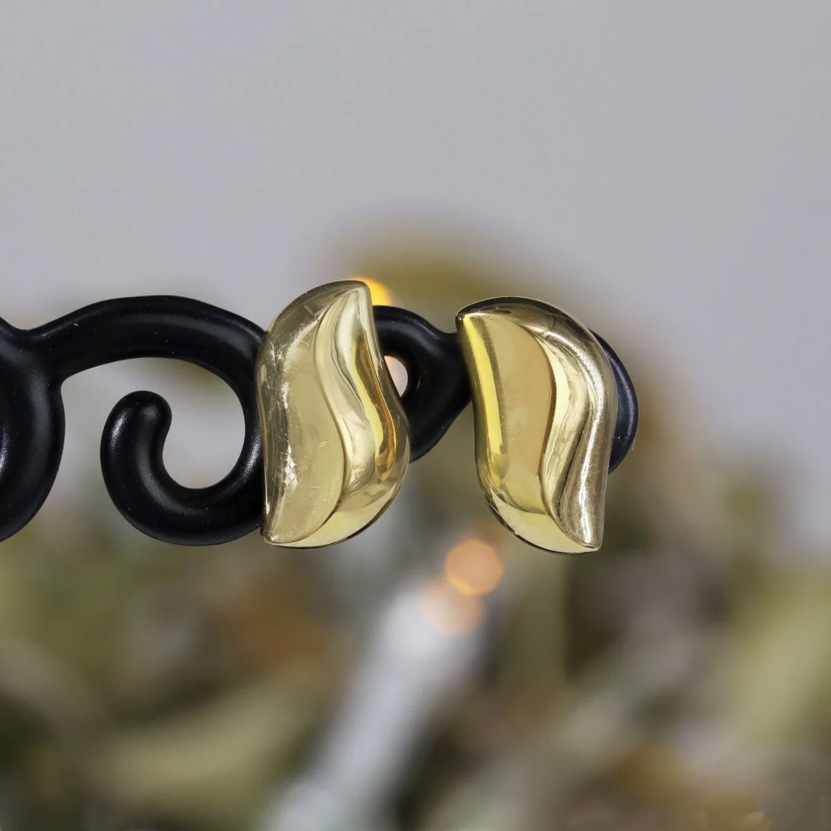 Puces d'oreilles or jaune virgule bombée - Image 3
