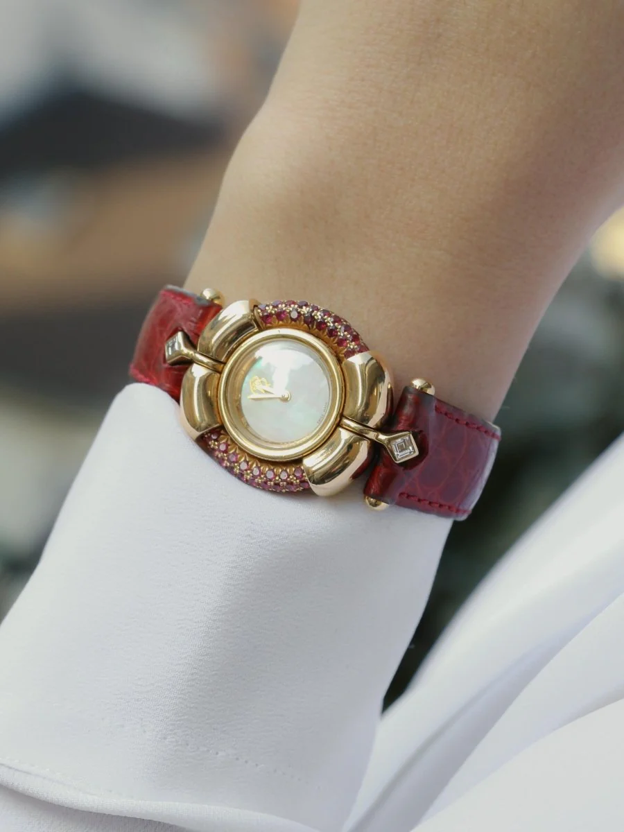 RENE BOIVIN Montre Chrysalide or jaune rubis saphirs diamants - Image 2