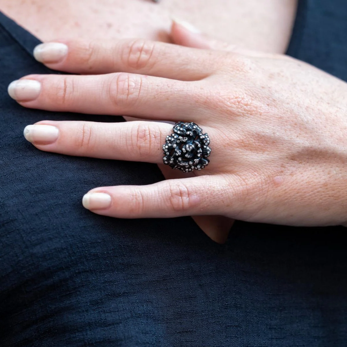 Bague REPOSSI "Nérée" en or noir et diamants - Image 6