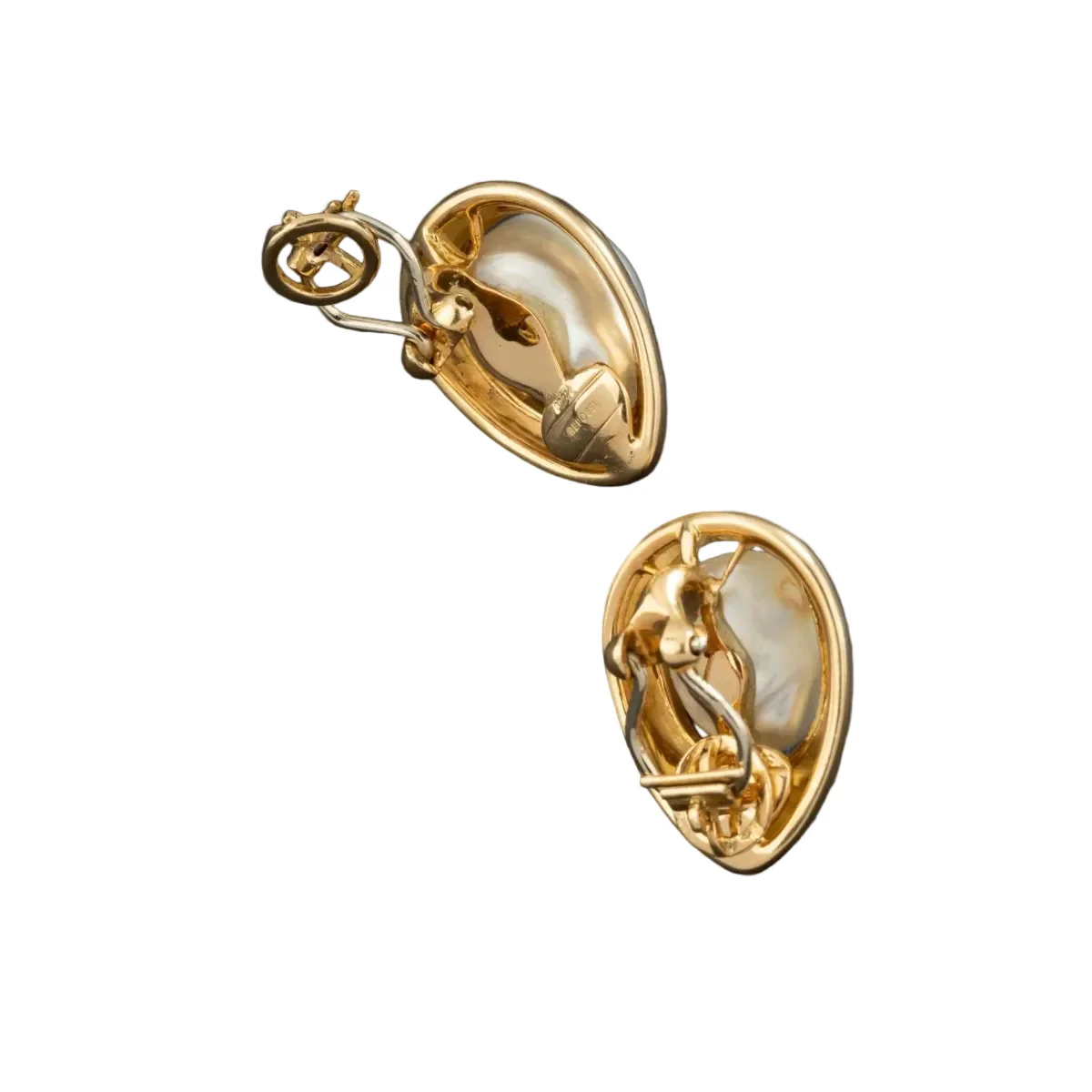 REPOSSI Boucles d'oreilles gouttes en or jaune 18K ornée de perles baroque. - Image 4