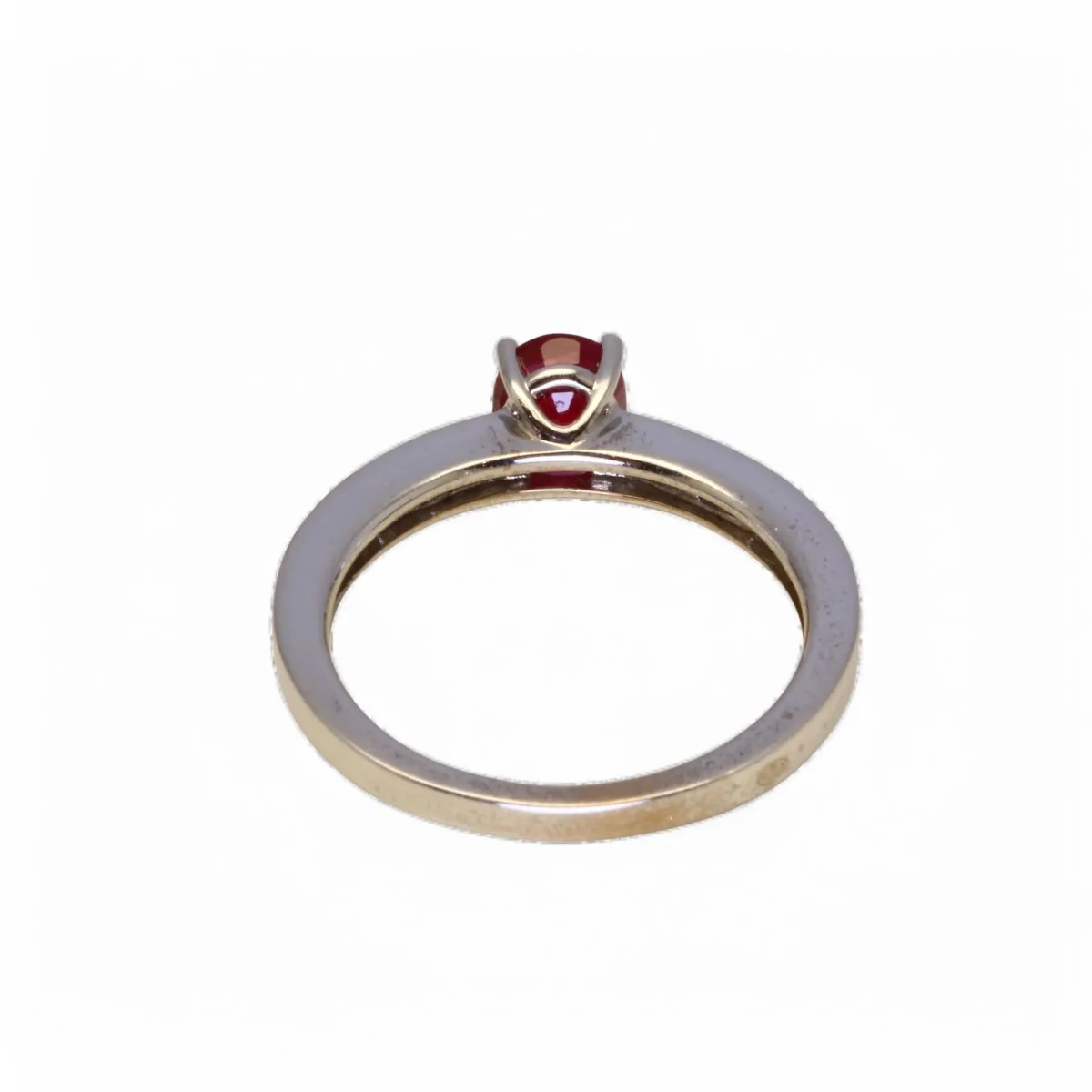 Bague en or blanc rubis et diamants. - Image 5