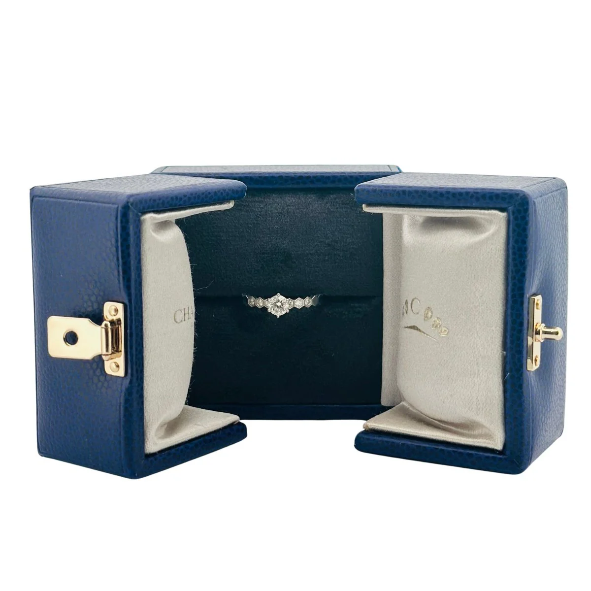 Solitaire CHAUMET en or blanc et diamants - Image 4