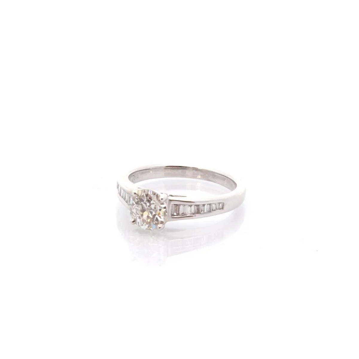 Bague Solitaire en or blanc et diamants - Image 2