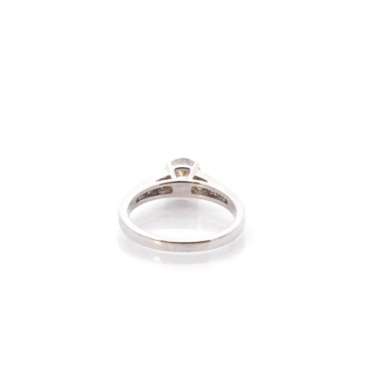Bague Solitaire en or blanc et diamants - Image 3