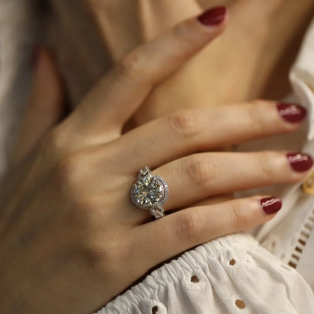 Bague Solitaire en or gris et diamants - Image 2