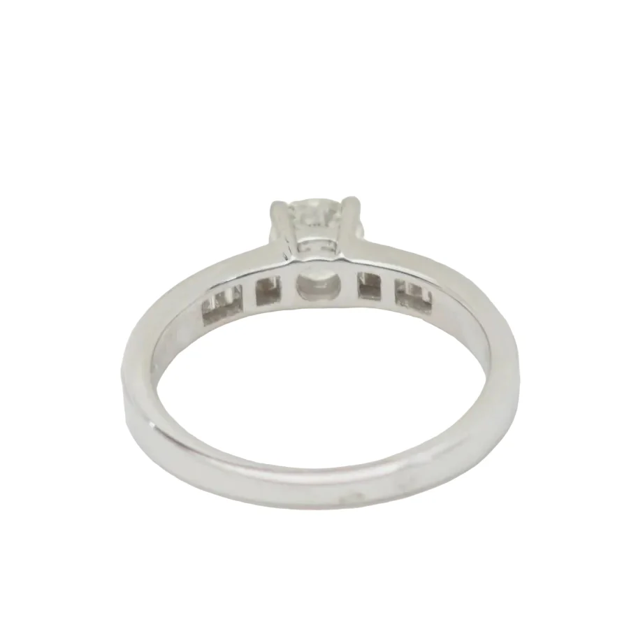Bague Solitaire en or blanc et diamants - Image 3