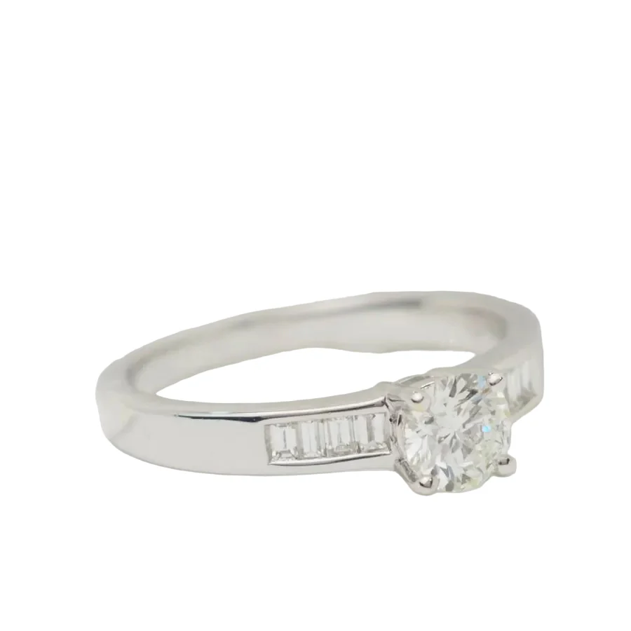 Bague Solitaire en or blanc et diamants - Image 4