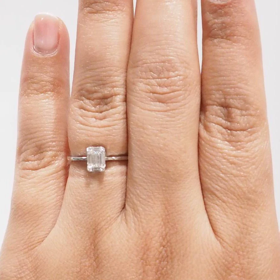 Bague en or blanc et diamants baguettes - Image 2