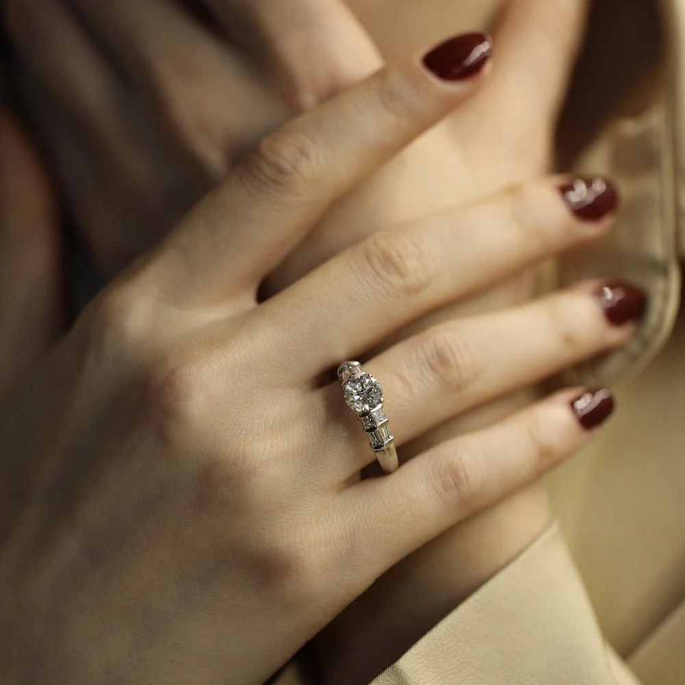 Bague Solitaire en or gris et diamant - Image 2