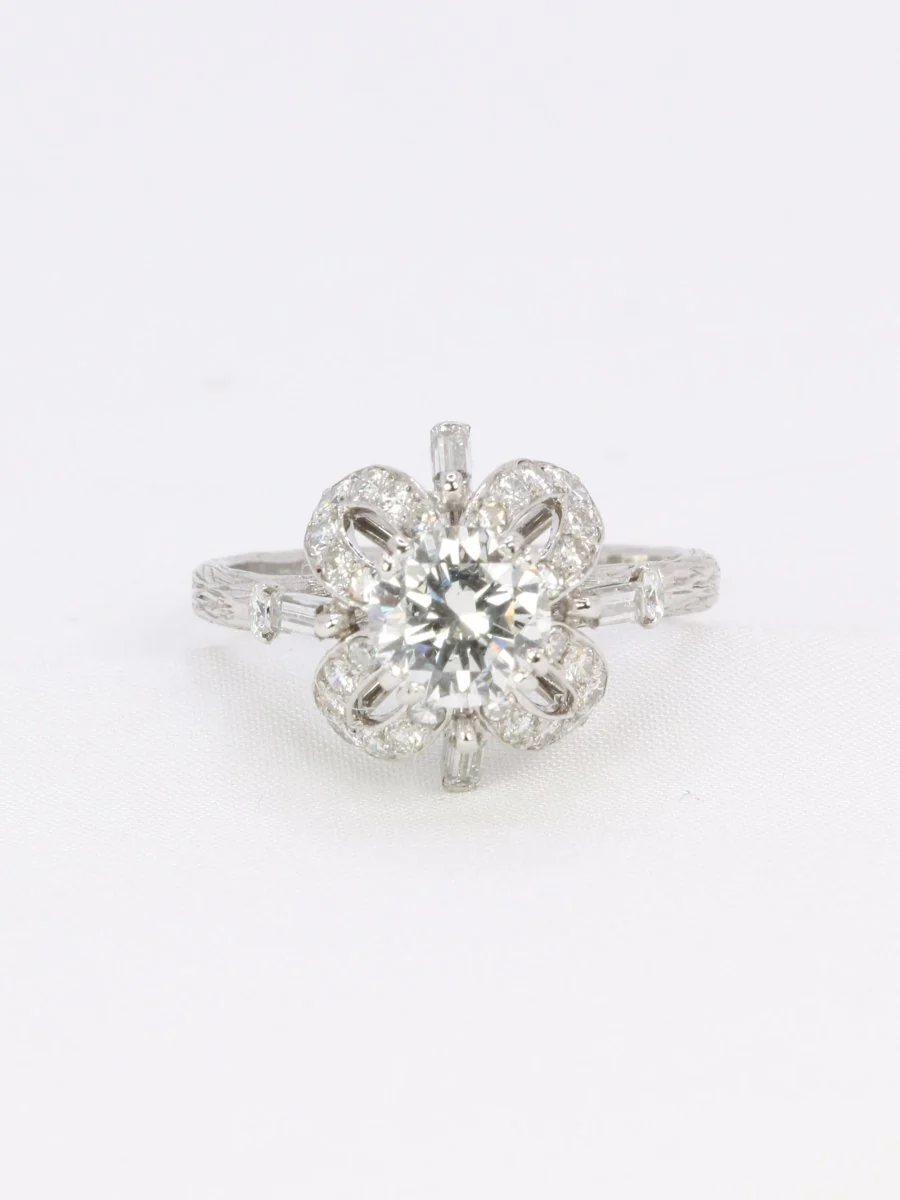 STERLE Bague solitaire platine diamant rond 1.11 carat