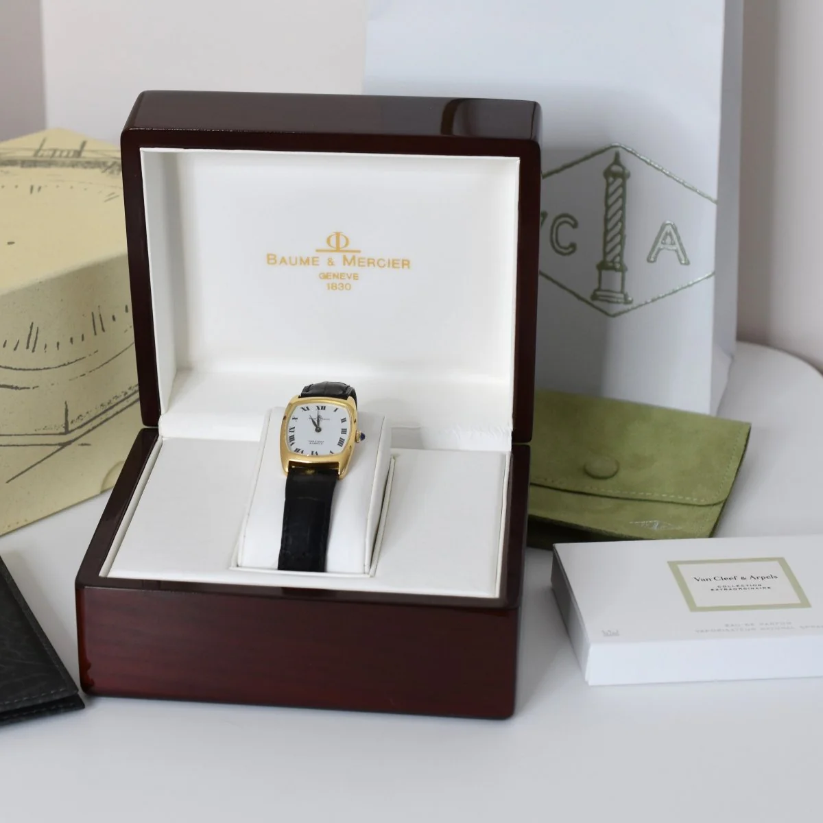 Montre BAUME & MERCIER pour VAN CLEEF & ARPELS en or jaune, cuir et saphir - Image 13